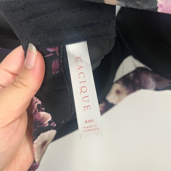 Cacique bundle of 4 lightly lined bras size 44H - Picture 7 of 16